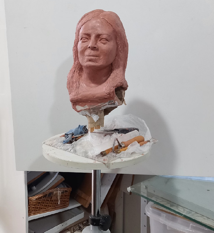 O que é modelagem na escultura? Exemplos e materiais